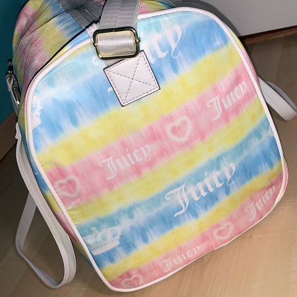 JUICY COUTURE TIE DYE LOGO The Light Weekender / Duffle - Picture 6 of 10
